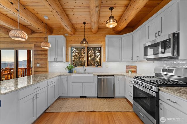 1831 Cottontail Lane, Chelan, WA 98816