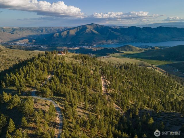 1831 Cottontail Lane, Chelan, WA 98816