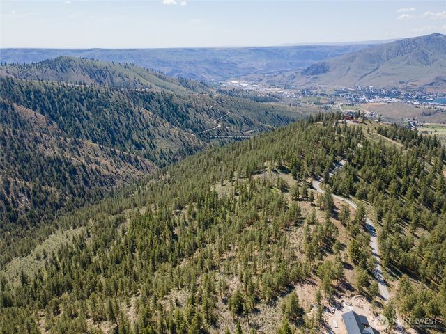 1831 Cottontail Lane, Chelan, WA 98816