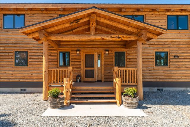 1831 Cottontail Lane, Chelan, WA 98816