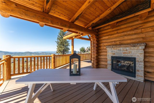 1831 Cottontail Lane, Chelan, WA 98816