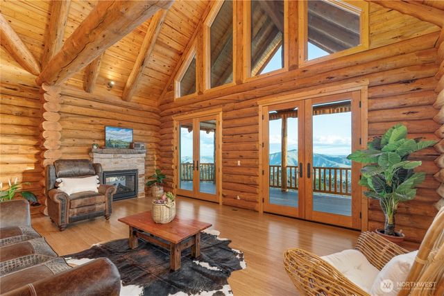 1831 Cottontail Lane, Chelan, WA 98816