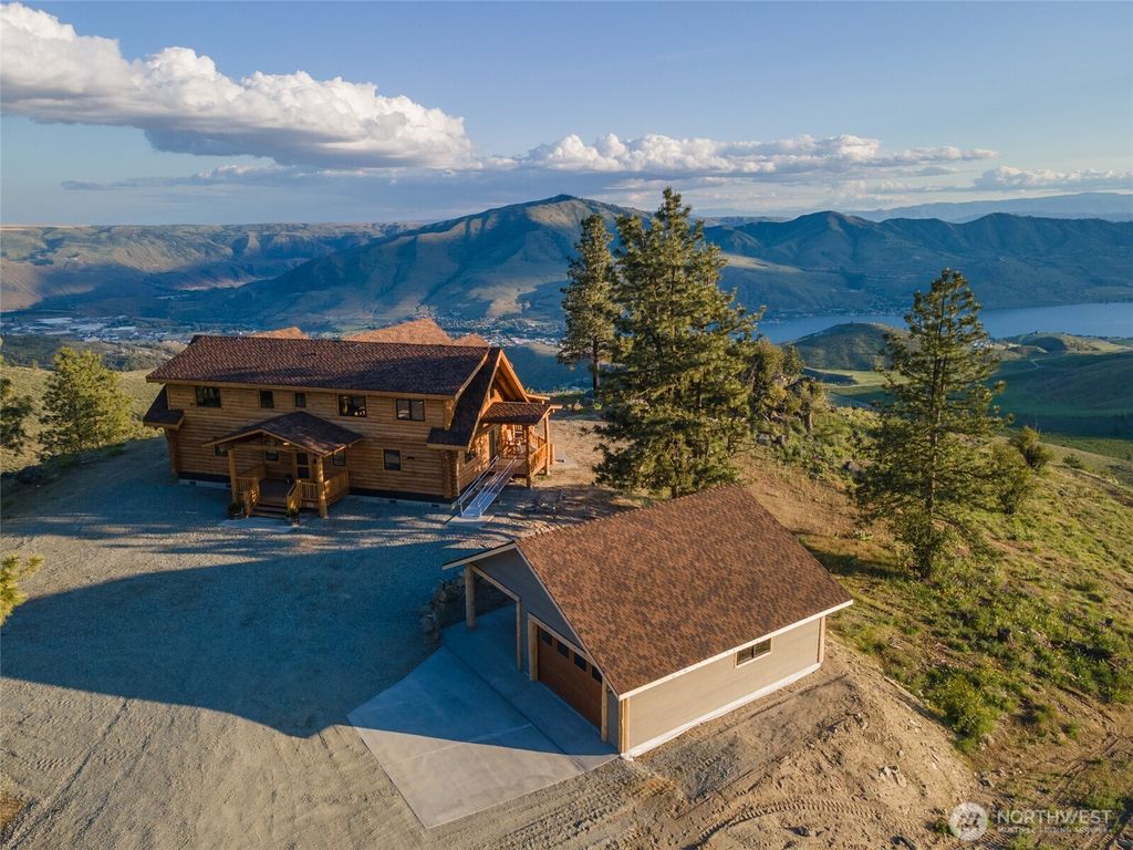 1831 Cottontail Lane, Chelan, WA 98816
