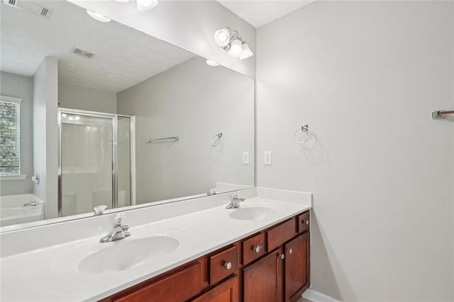 5472 Skylar Creek Lane NE, Buford, GA 30518