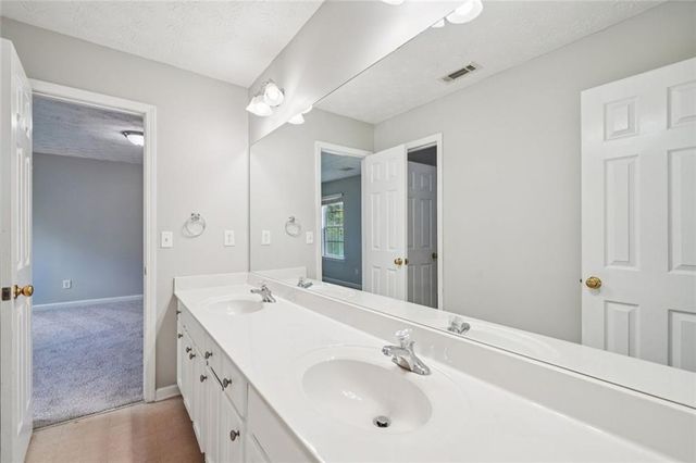 5472 Skylar Creek Lane NE, Buford, GA 30518