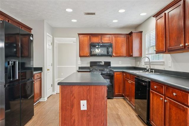 5472 Skylar Creek Lane NE, Buford, GA 30518