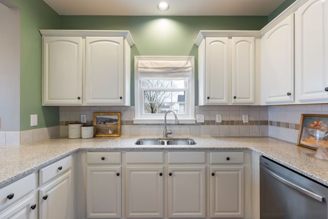 2996 Iroquois Dr, Thompsons Station, TN 37179