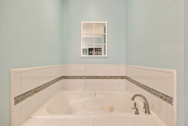 2996 Iroquois Dr, Thompsons Station, TN 37179