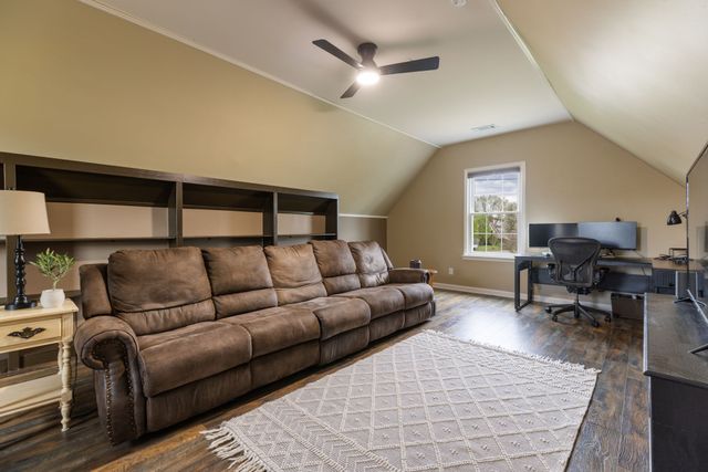 2996 Iroquois Dr, Thompsons Station, TN 37179