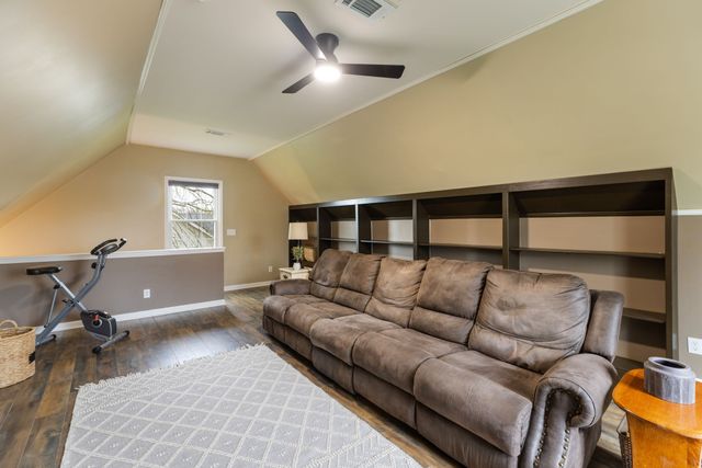 2996 Iroquois Dr, Thompsons Station, TN 37179