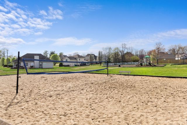 2996 Iroquois Dr, Thompsons Station, TN 37179