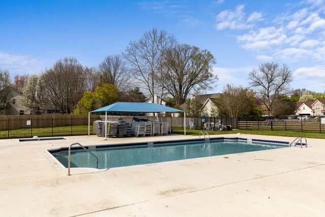 2996 Iroquois Dr, Thompsons Station, TN 37179