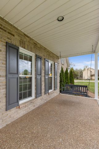 2996 Iroquois Dr, Thompsons Station, TN 37179