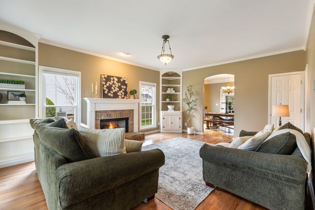 2996 Iroquois Dr, Thompsons Station, TN 37179