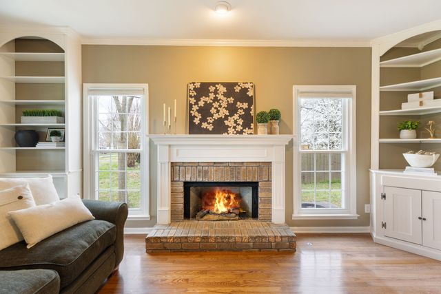 2996 Iroquois Dr, Thompsons Station, TN 37179