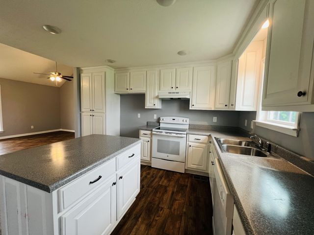 34 Blair Hollow Rd, Taft, TN 38488