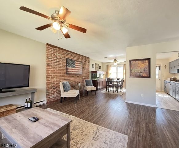 6 Pennsylvania Way, Hopatcong Boro, NJ 07843