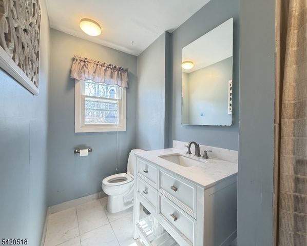 6 Pennsylvania Way, Hopatcong Boro, NJ 07843