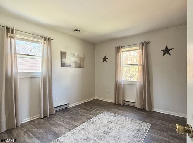 6 Pennsylvania Way, Hopatcong Boro, NJ 07843