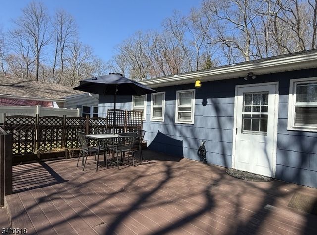 6 Pennsylvania Way, Hopatcong Boro, NJ 07843