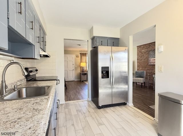 6 Pennsylvania Way, Hopatcong Boro, NJ 07843