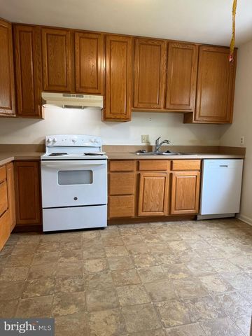 721 OLDE GREENWICH CIR, Fredericksburg, VA 22408