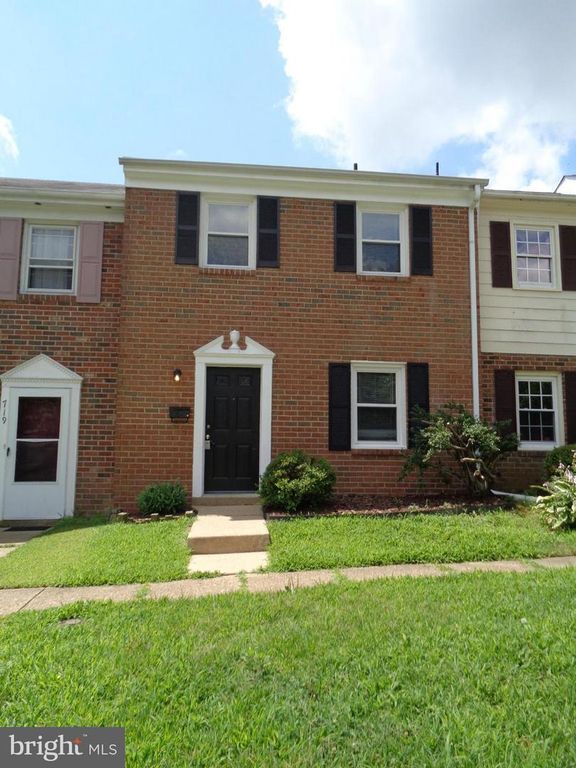 721 OLDE GREENWICH CIR, Fredericksburg, VA 22408