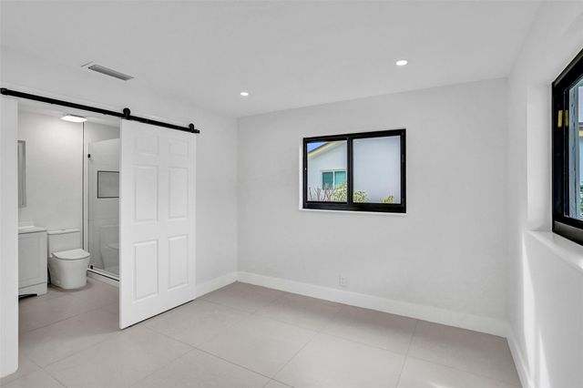 518 Linnet Circle, Delray Beach, FL 33444