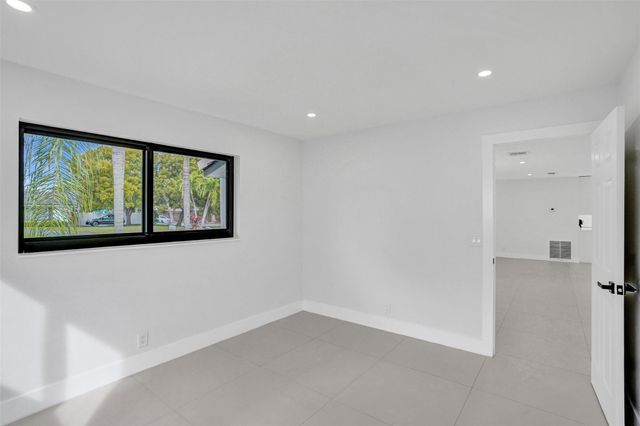 518 Linnet Circle, Delray Beach, FL 33444