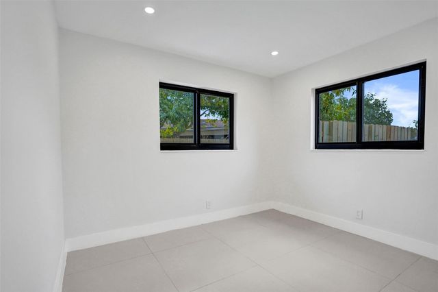 518 Linnet Circle, Delray Beach, FL 33444