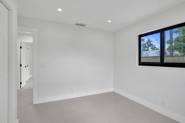 518 Linnet Circle, Delray Beach, FL 33444