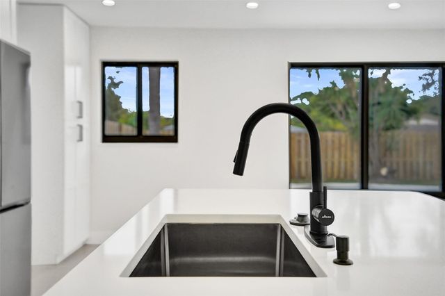 518 Linnet Circle, Delray Beach, FL 33444