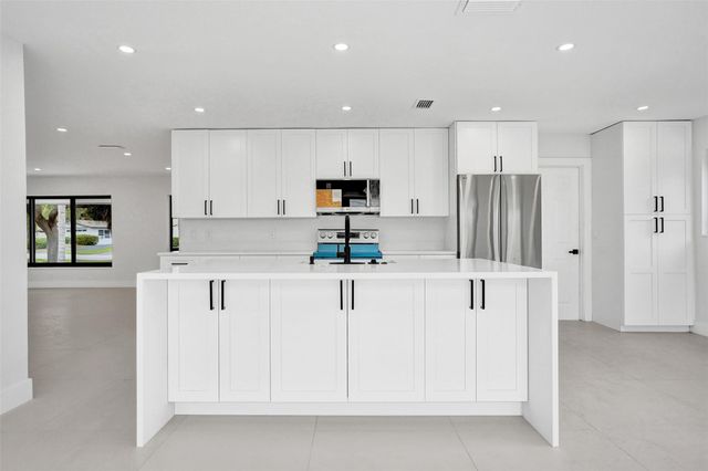 518 Linnet Circle, Delray Beach, FL 33444