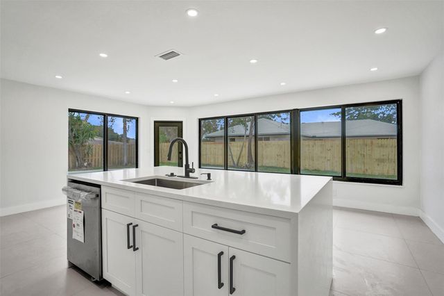 518 Linnet Circle, Delray Beach, FL 33444