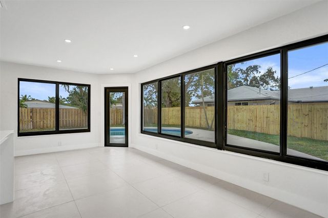 518 Linnet Circle, Delray Beach, FL 33444