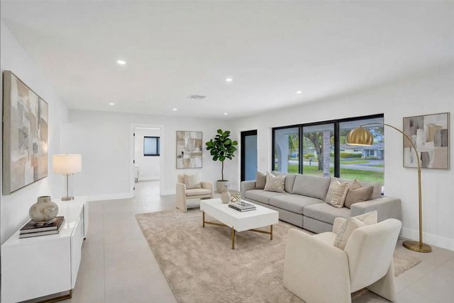 518 Linnet Circle, Delray Beach, FL 33444