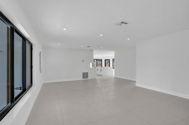 518 Linnet Circle, Delray Beach, FL 33444