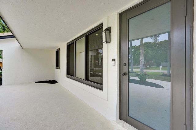 518 Linnet Circle, Delray Beach, FL 33444