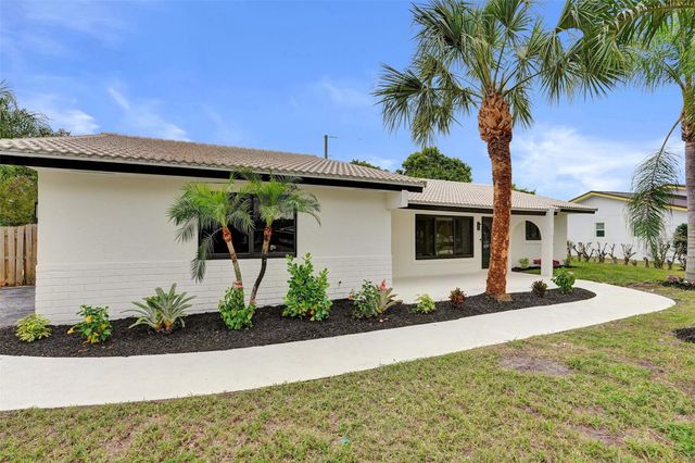 518 Linnet Circle, Delray Beach, FL 33444