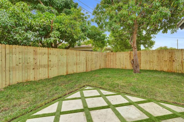 518 Linnet Circle, Delray Beach, FL 33444