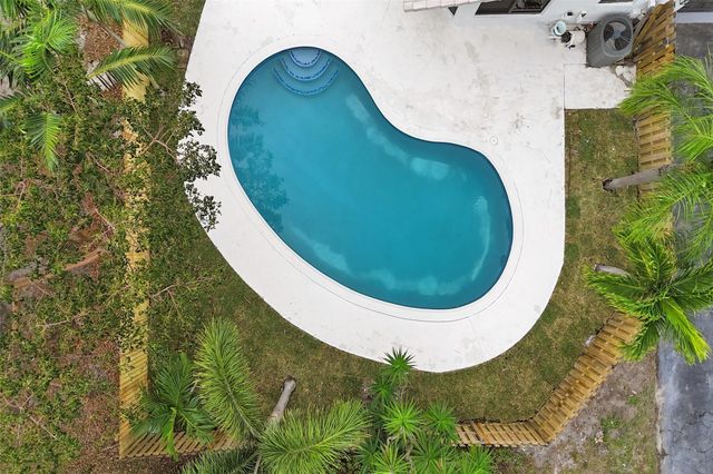 518 Linnet Circle, Delray Beach, FL 33444