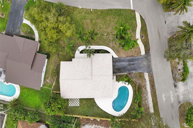 518 Linnet Circle, Delray Beach, FL 33444