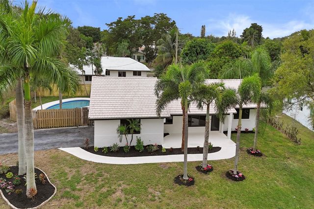 518 Linnet Circle, Delray Beach, FL 33444