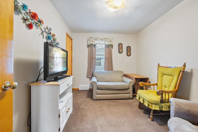 815 IRVINGTON STREET, Green Bay, WI 54304