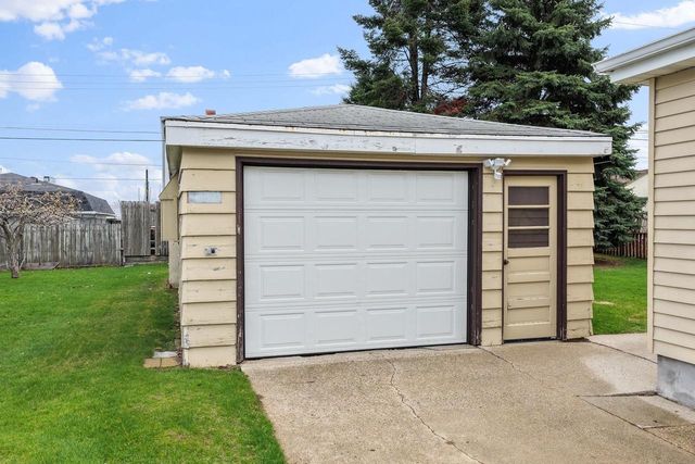 815 IRVINGTON STREET, Green Bay, WI 54304