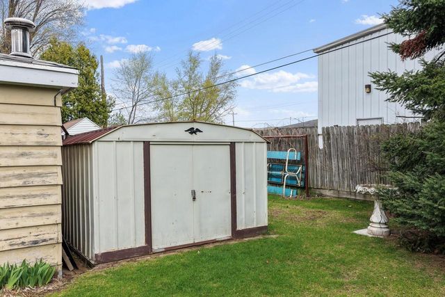 815 IRVINGTON STREET, Green Bay, WI 54304