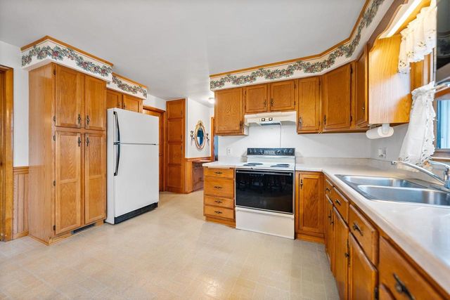 815 IRVINGTON STREET, Green Bay, WI 54304