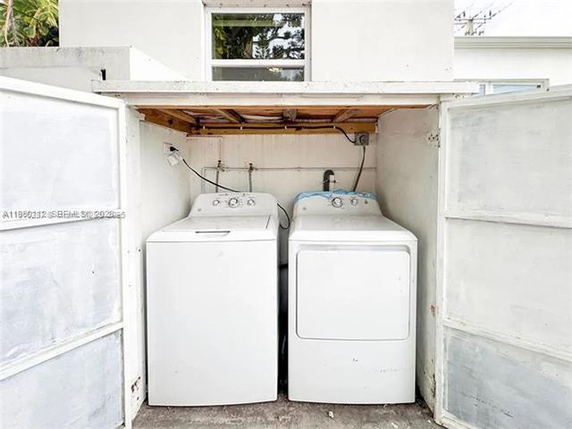 968 NE 80th St A, Miami, FL 33138