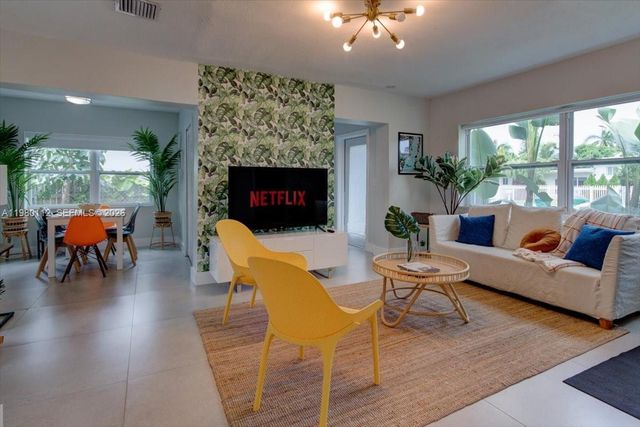 968 NE 80th St A, Miami, FL 33138