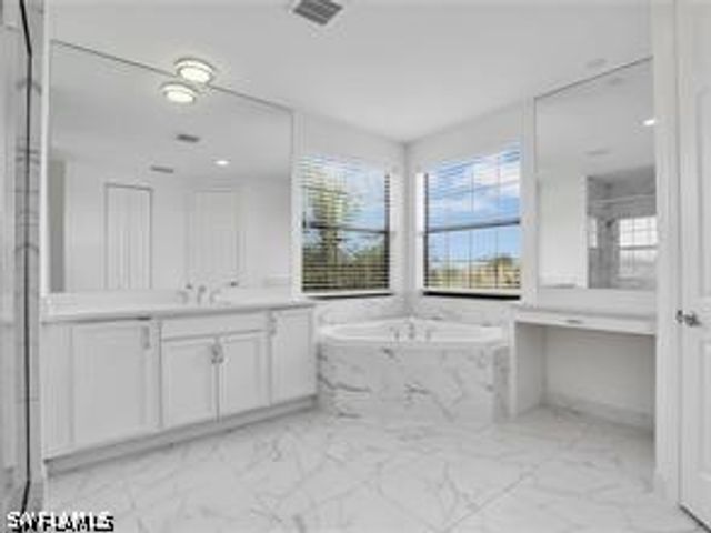 10008 Chesapeake Bay DR, Fort Myers, FL 33913